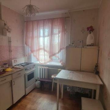 Продається 1-но кімнатна квартира .Можливо під бізнес .Черемушки