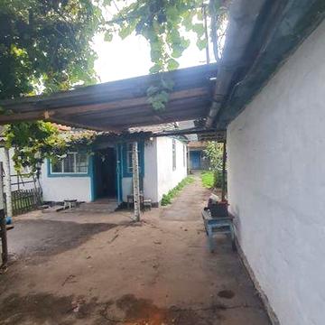 Продається 1/3частина будинку. В районі   Ковельського парку