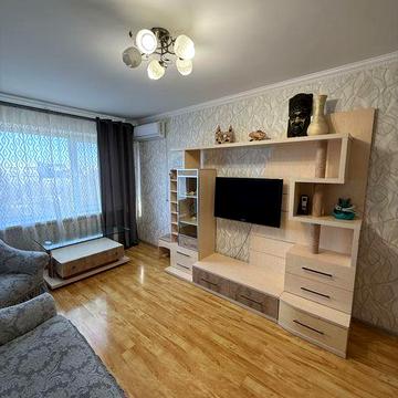 Сдам трехкомнатную квартиру Вильямса Таирова