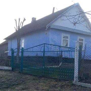 Продається хата .