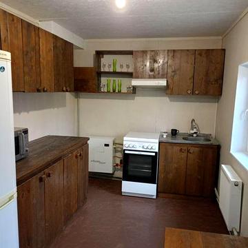 Сдам пол дома уютный