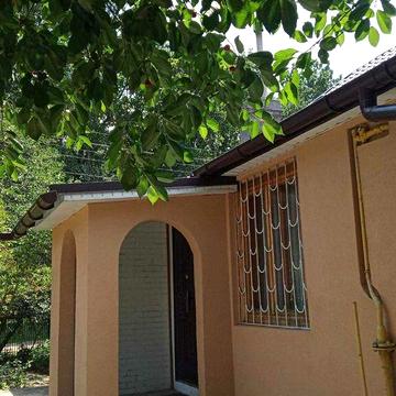 Супер хороший  будинок в районі  4  школи