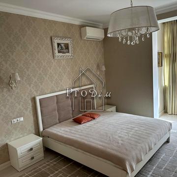 Євгена Коновальця вул. (Щорса), 44-А