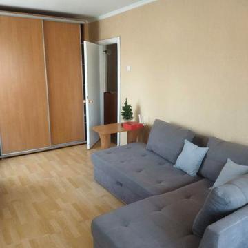 Здам 2-к на Захисників України Світло не вимикають