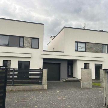 Продаж котеджу в смт Брюховичі