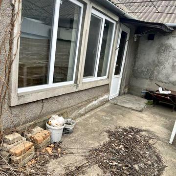 Продам полдома под ремонт