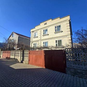 В продаже дом в Сухом Лимане. 5 соток земли.