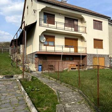 Продається будинок в елітному районі , 22 сот землі