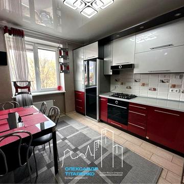 Здам простору трикімнатну квартиру в районі Нова-Будова 1!