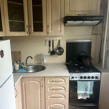 Здам ВЛАСНУ 1-к кв.червона гілка метро пішки