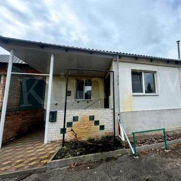 Продаж половини будинку в р-ні 1 школи