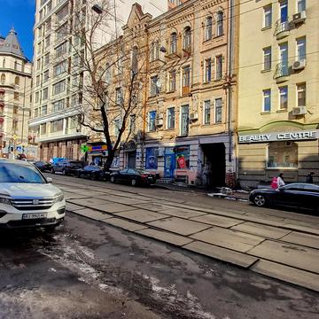 Дмитрівська вул., 58