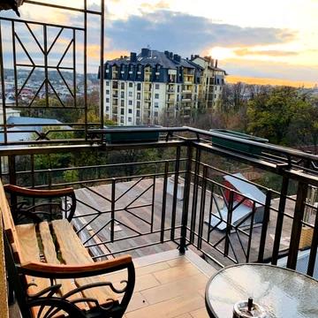 Миколи Лисенка вул., 22