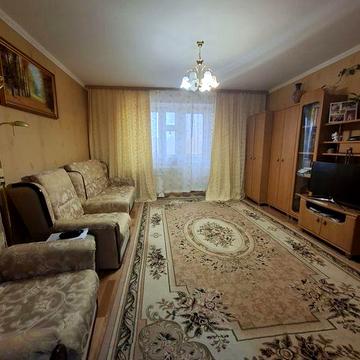 Квартира трьохкімнатна з ремонтом Київська 18