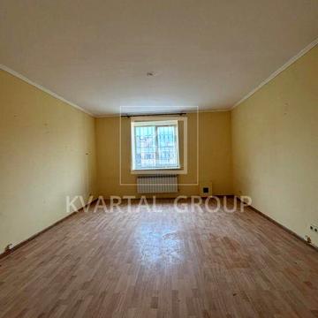 Велика євро двокімнатна квартира під ремонт, двокімнатна в центрі