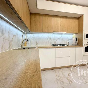 Продам будинок в ближньому центрі!Високий замок!Знесіння!