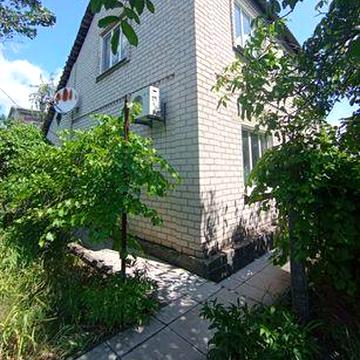 Продам двухэтажный дом на берегу Искровского водохранилища