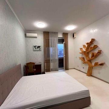 3к квартира 103 м², меблі, техніка, тепла підлога, два балкони