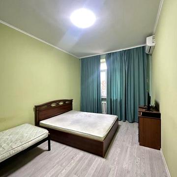 Поділ 1кімнатна, 10000грн+комунальні