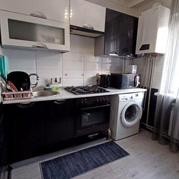 Здається 2х км в центральній частині!!!