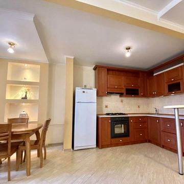 Однокімнатна студія в центрі міста.