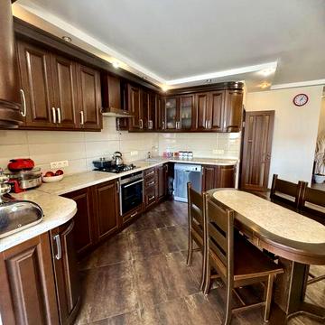 3-комнатная в доме из красного кирпича с газовой плитой ЖК Вернисаж