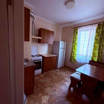 Сдам однокомнатную квартиру в новострое на Таиров