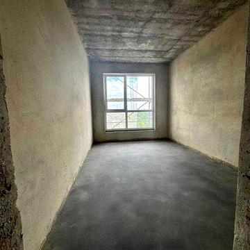 2к квартира. Поруч озера.