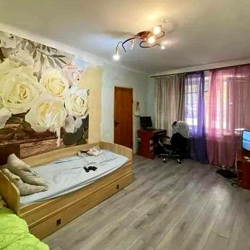 2 Кімнатна квартира Центр біля Парку