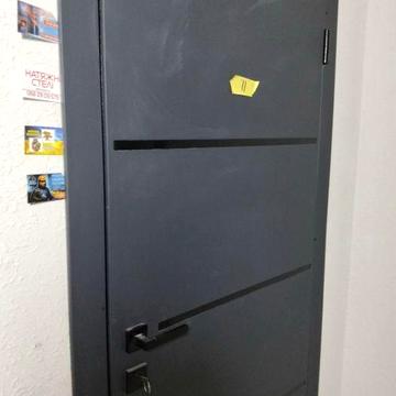 Продається комора в 9 поверховому будинку