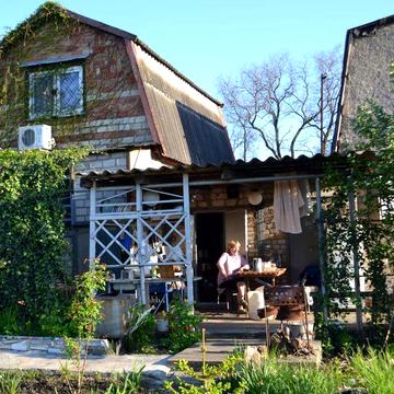 Продам дачуПродам дачу в садовому товаристві "Зелений  яр "
Продаєть