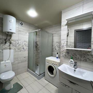 Ексклюзив. Продам хорошу 2шку з ремонтом в центрі міста Узин