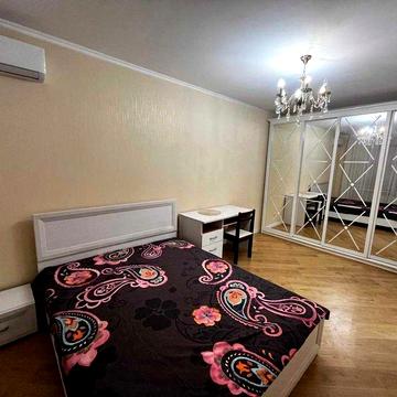 ХОЗЯЇН. БЕЗ КОМІСІЇ. вул. Русової 7, м. Осокорки та м. Позняки поряд