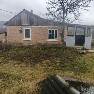 Продаю небольшой домик в живописном р-не с.Озеряни  возле г  Мерефа