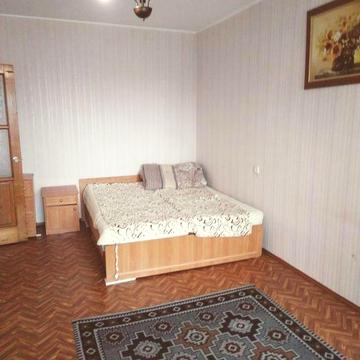 Супер цена.Сдам 2 ком.кв.на Ильфа и Петрова 27.Этаж 5.Кровать +диван.