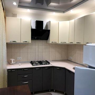 Сдам Длительно (год и более), спальня и кухня-студия на Данченко