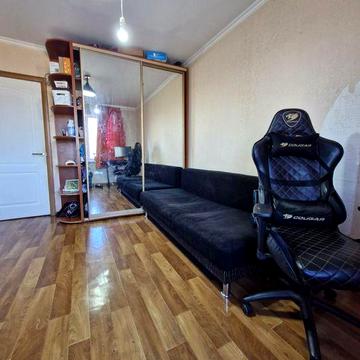 Продам 3х кімнатну квартиру ж/м Червоний камінь