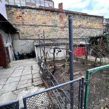 Трехкомнатная квартира Молдаванка Свой дворик Сарай Михайловская