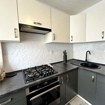 Продаж квартири вул Миколайчука