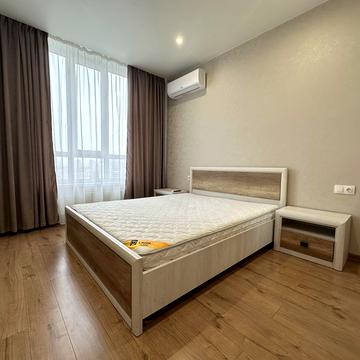 Каховська вул., 56