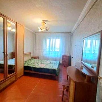 Здається 2-кімнатна квартира на вул.Героїв полку Азов,32