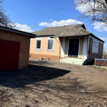 Продаеться будинок у центрі с. Онопріївка