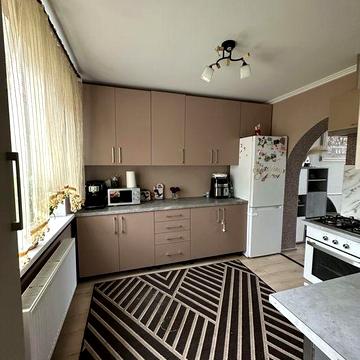 Продається будинок в місті Хотин