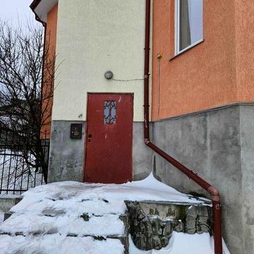 Продаж 2к квартири 74.2 кв. м на вул. Юрія Гагаріна 50А