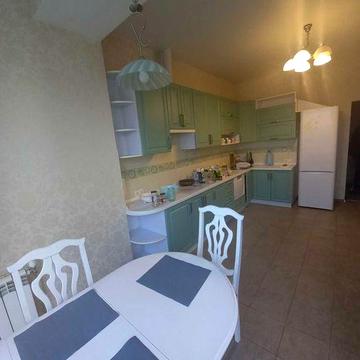 Здам  2 кімнатну  Метро Чернгігівська 5 хв