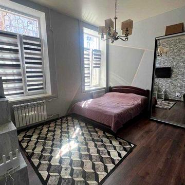 Довготривала оренда 2к квартири на просп. Хмельницького Богдана 140Г