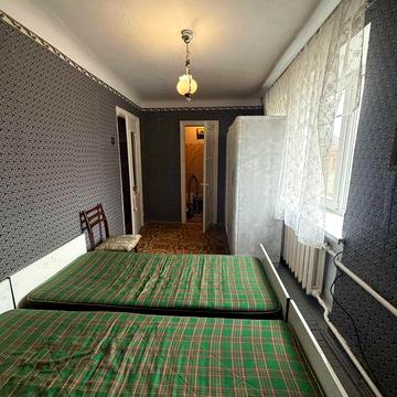 Продам 2 кімнатну квартиру  з меблями ;рн Черьомушки !