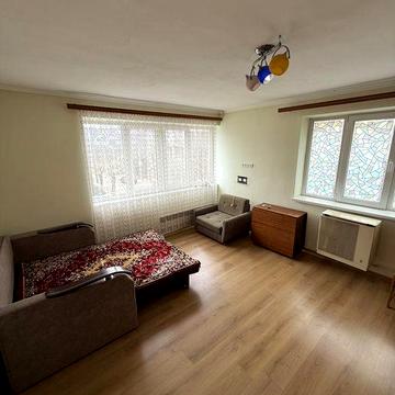 Оренда 1-но кімнатної квартири в будинку, по вул. Київська 14.