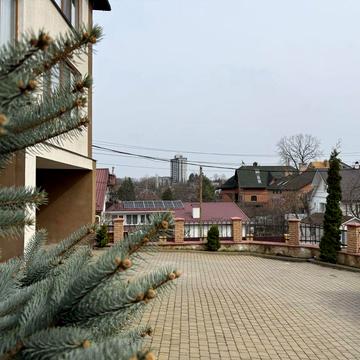 Оренда 2-х кімн. кв-ри зі своєю терасою | Корея, закритий ЖК