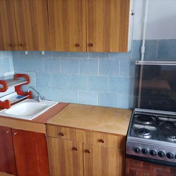 Здається двох кімнатна біля 13 школи.